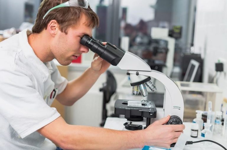 Španělský institu IDIBAPS zahajuje stipendijní program pro klinické výzkumníky